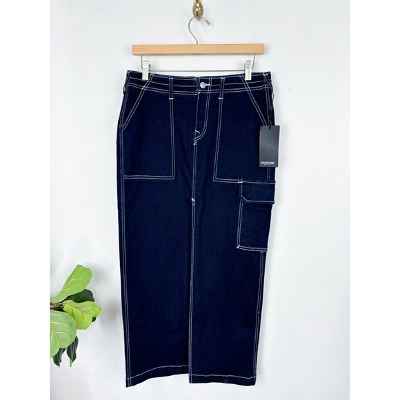 NWT True Religion Dark Wash Contrast Stitch Denim Cargo Slitted Maxi Skirt Sz 28 - Picture 1 of 10